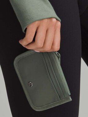 BNWT Lululemon True Identity Card Case, Colours in details